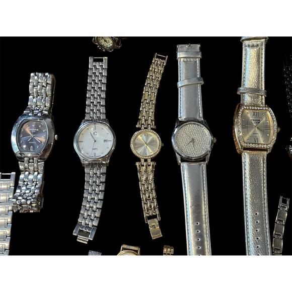 Lot of 22 Wrist Watches Various Brands, Not working (Need Batteries) - Picture 7 of 13